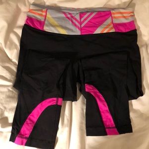 Lululemon Inspire crops size 6